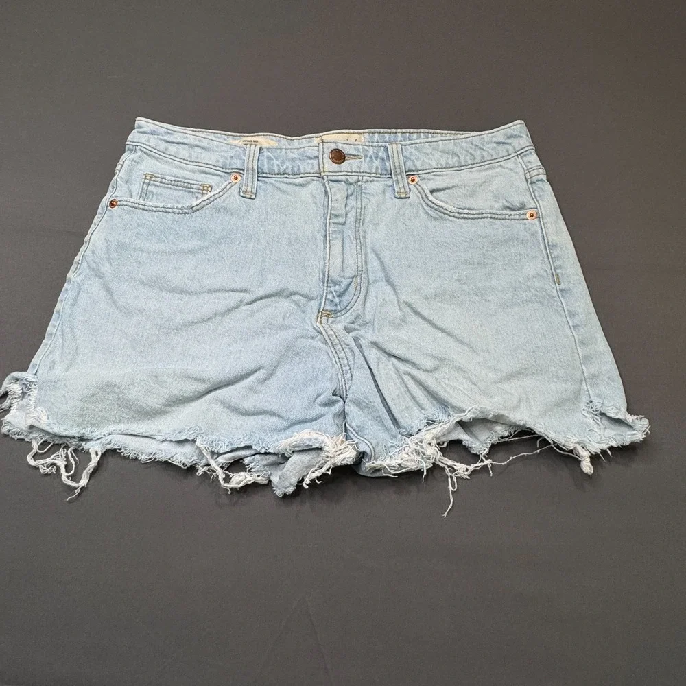 Universal Thread Vintage Midi Denim Shorts Light Wash‎ Raw Hem Womens 12/31R